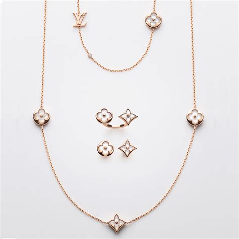 louis vuitton necklace collection.